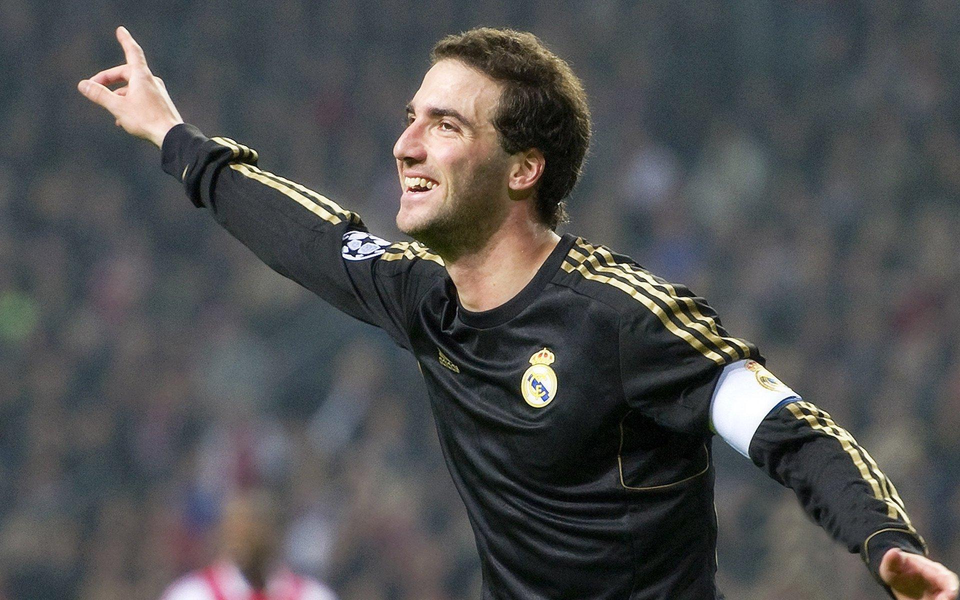 中欧体育_NBA总决赛激战正酣 勇士队逆转取胜夺赛点